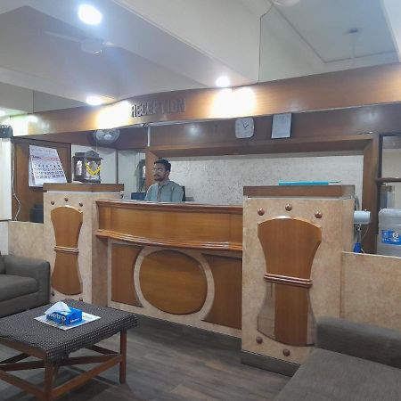Hotel Mayur By Wb Inn Ulhāsnagar Εξωτερικό φωτογραφία