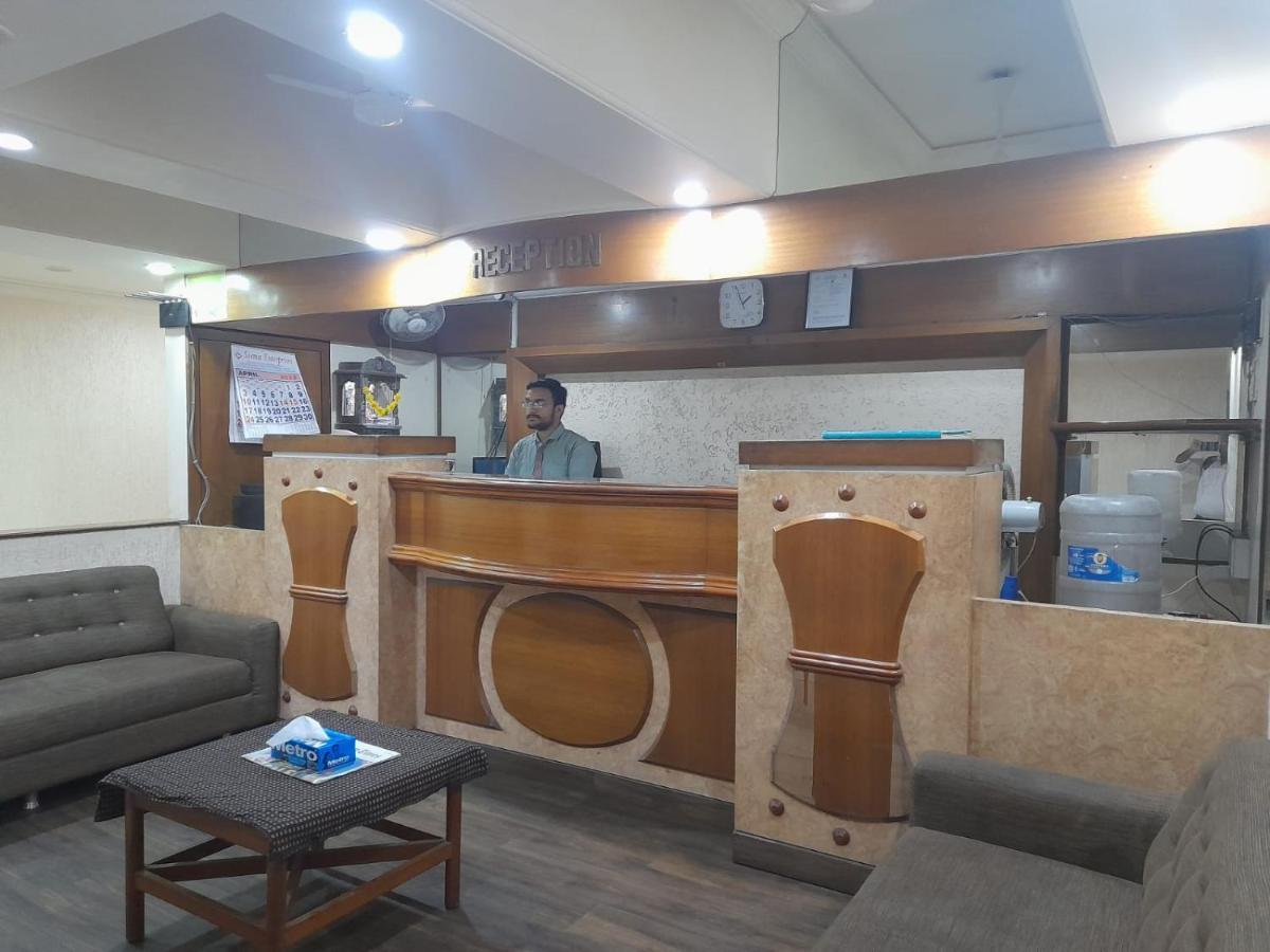 Hotel Mayur By Wb Inn Ulhāsnagar Εξωτερικό φωτογραφία